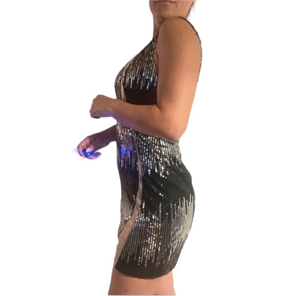 Jovani Mini Sequin Gown - Picture 4 of 6